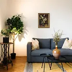 Stilvolles Apartment Im Zentrum - Free Parking